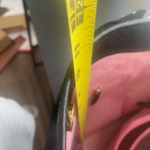 Dooney & Bourke - Picture 8 of 9